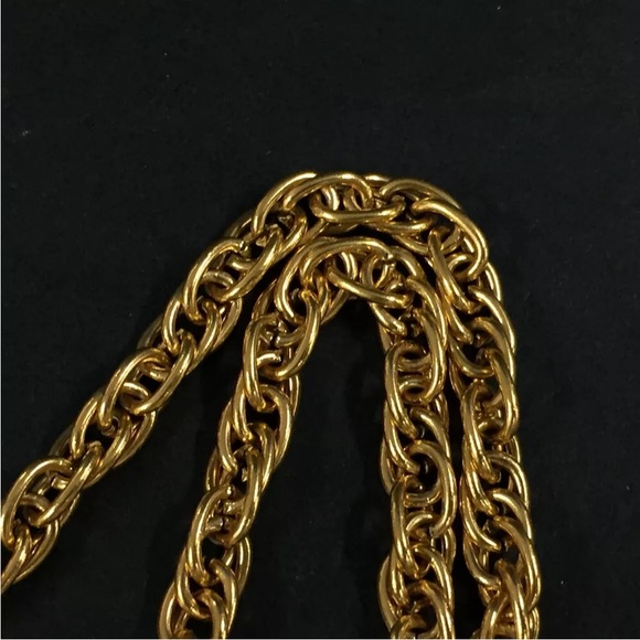 CHANEL CC Logo Gold Tone Pendant Necklace - Picture 4 of 8